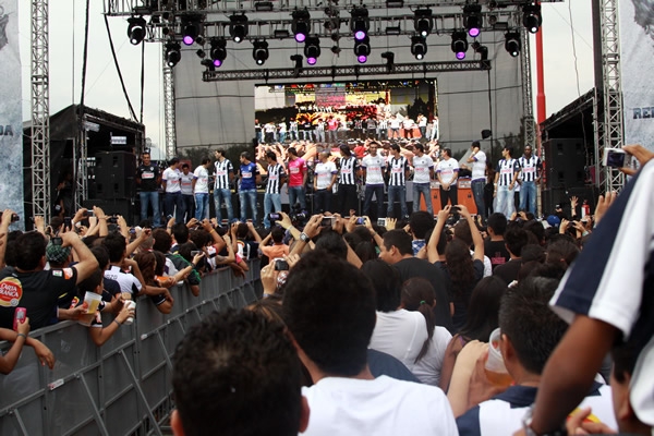 Los seguidores de Rayados disfrutaron la presentación.
