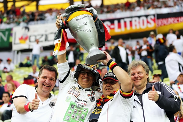 Los teutones confìan en que su selección ganará la Eurocopa.