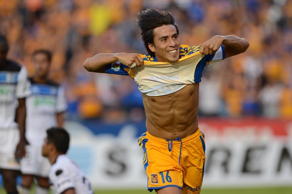 Lucas Lobos abrió el marcador.