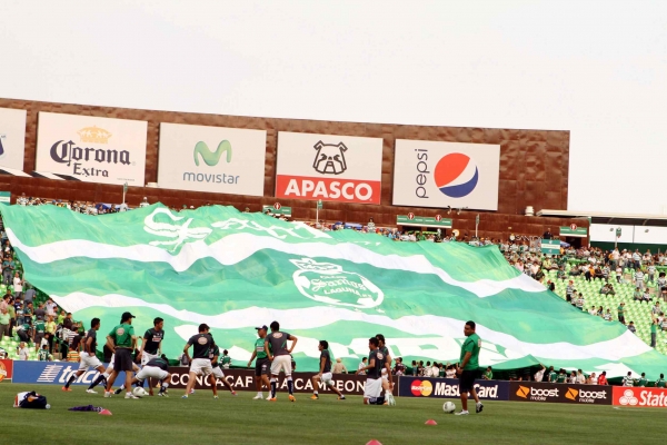 Manta en apoyo del equipo local.