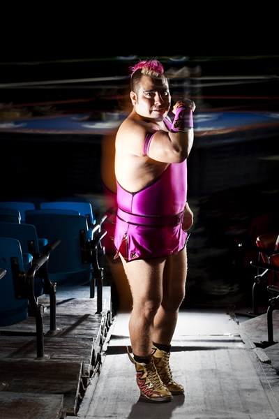 Máximo busca no perder de nuevo la cabellera.