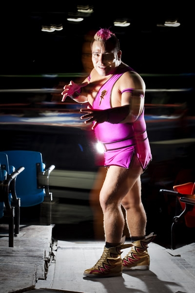 Máximo busca no perder de nuevo la cabellera.