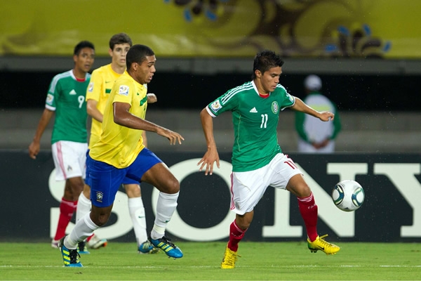 México empezó a ser dominador del encuentro.