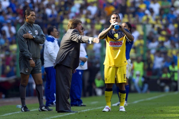 Miguel Herrera vivió intensamente el juego frente a la Máquina.