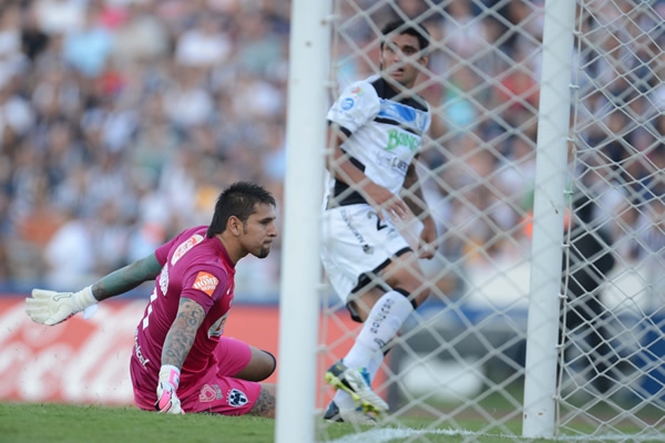 Monterrey-Gallos.