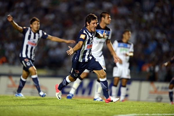 Monterrey-Gallos.