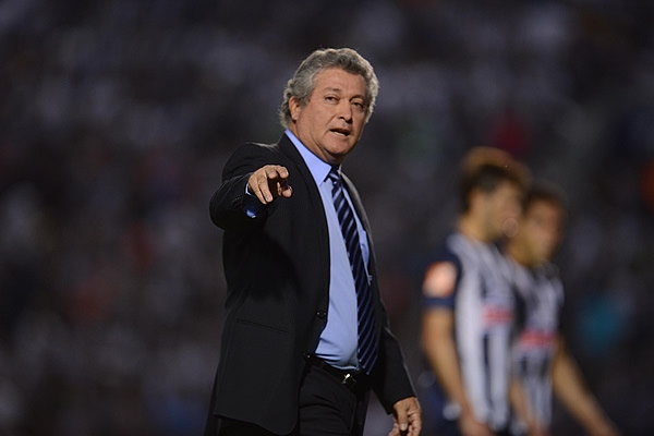 Monterrey-Gallos.