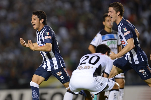 Monterrey-Gallos.