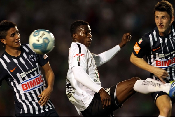 Monterrey 2-1 Jaguares... Dos de Ayoví
