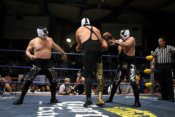 Mucha nostalgia en la IWRG.
