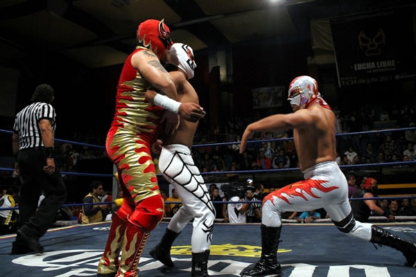 Mucha nostalgia en la IWRG.