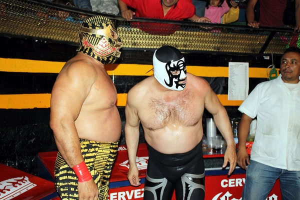 Mucha nostalgia en la IWRG.