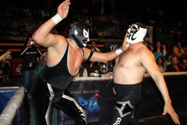 Mucha nostalgia en la IWRG.