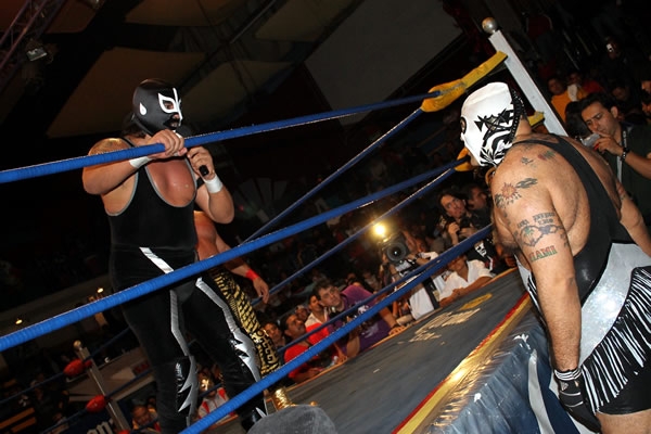 Mucha nostalgia en la IWRG.