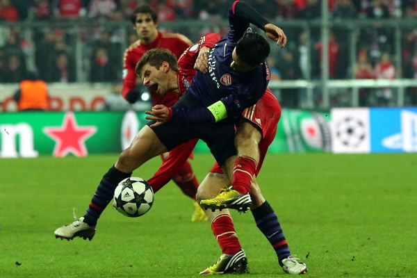 Muller y Arteta traducen lo que se juegan, la vida.