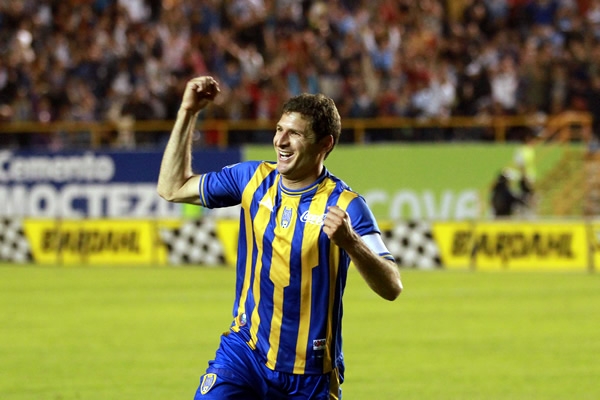 Muñoz corre con suerte y hace el segundo.