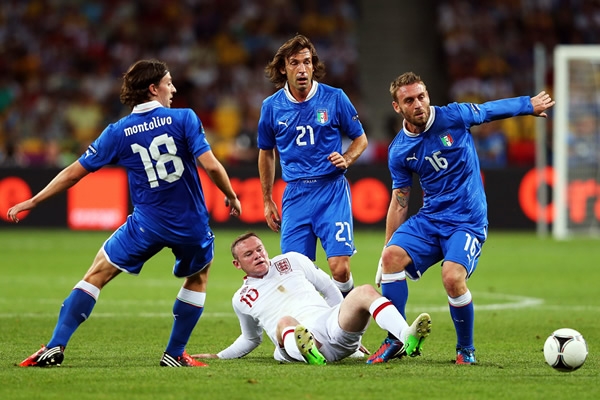 Muy difícil partido tuvo el astro Rooney.