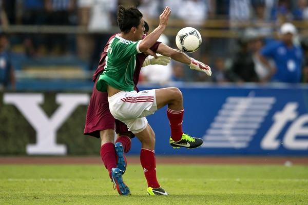 Ni Bravo ve por dónde entrar.