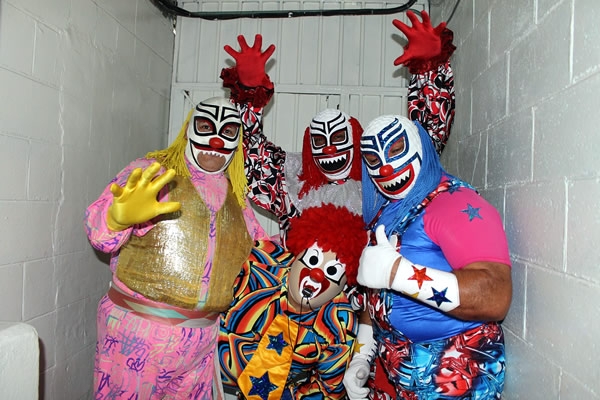 No hubo risas, sólo dolor en lucha de payasos.