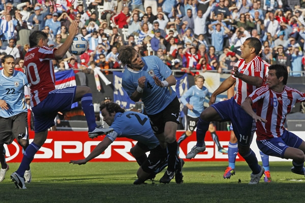 No se marcó una clara mano dentro del área.