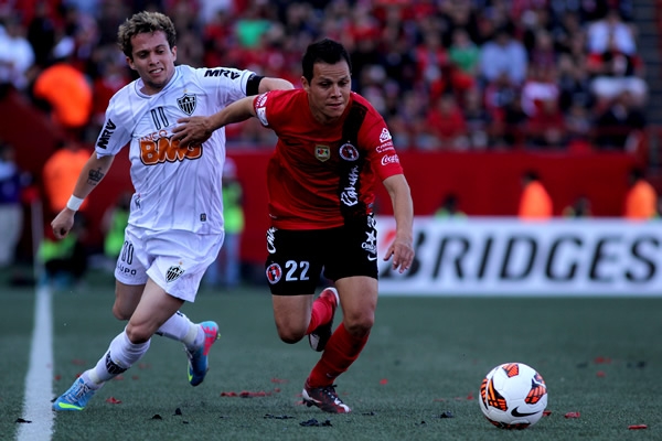 Nuñez fue el amor y señor de la banda izquierda, donde estaba Dinho.