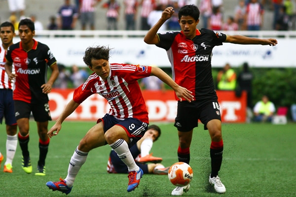 Omar Arellano batalló mucho, pero no fue factor en el juego.