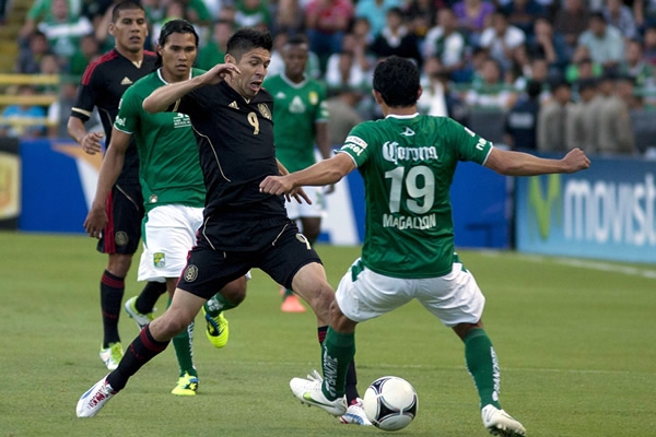Oribe Peralta se vio un poco fuera de ritmo.