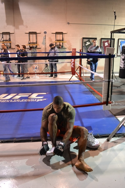Overrem se prepará para enfrentar a Brock Lesnar