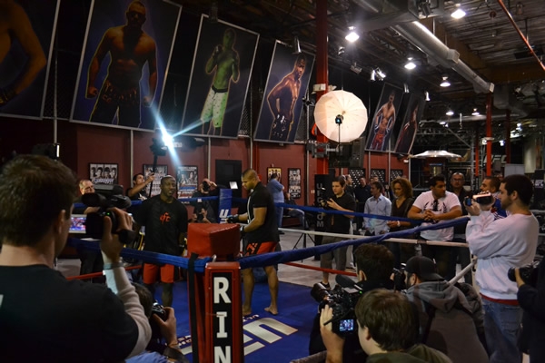 Overrem se prepará para enfrentar a Brock Lesnar