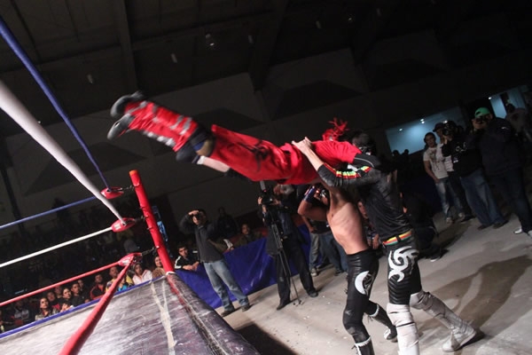 Pasó el primer capítulo de la rivalidad.