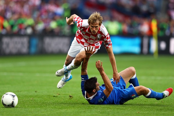 Perdiendo el juego, Croacia comenzó a generar mayor peligro.