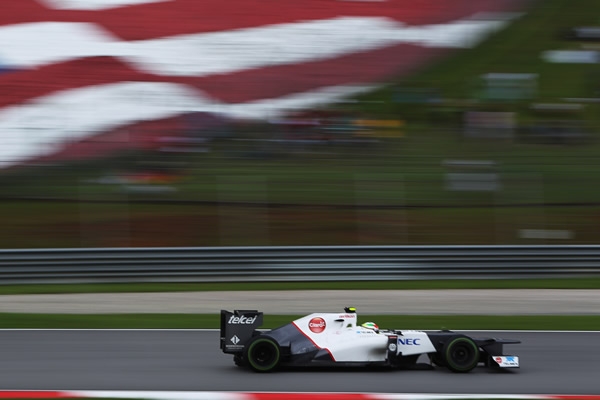 Pérez se lució con su manejo en Malasia.