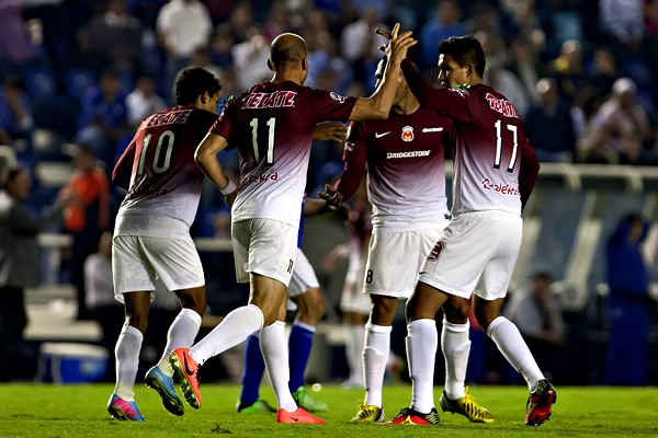 Pero fue efectivo, pone el segundo gol de la visita.