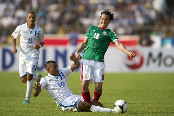 Pero Peralta y Martínez lo limitan.