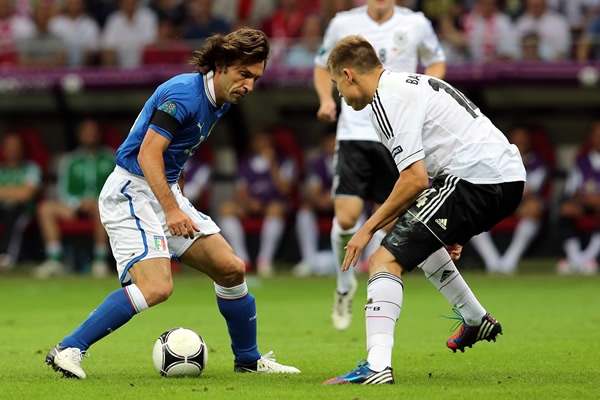 Pirlo comenzaba a manejar los hilos de su selección.