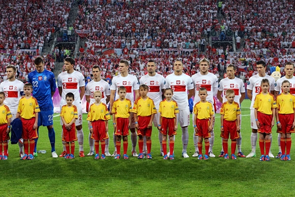 Polonia himno