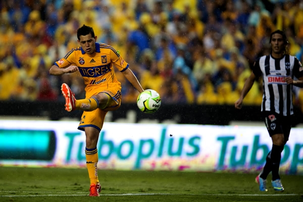 Por esta equivocación, Jiménez posó el autogol en favor de Rayados.