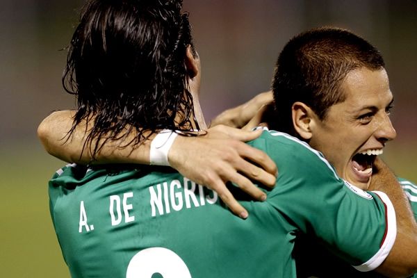 Primer triunfo del Tri en las Elimnatorias y lo ponen como líder parcial.