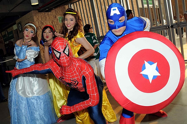 Princesas y superhéroes en el TSM.