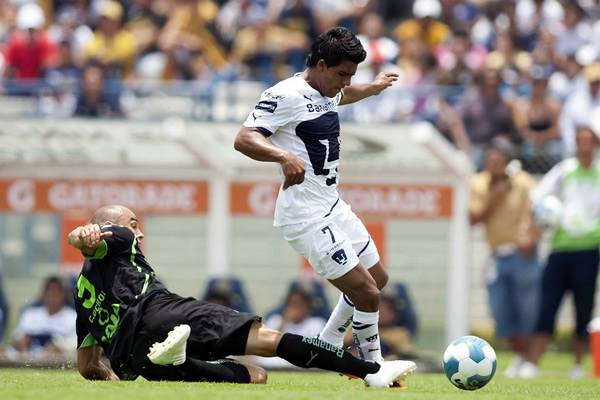 Pumas-Santos 25