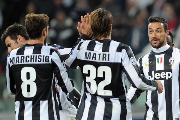 Quagliarella celebrando el triunfo en Champions.