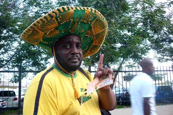 Reggae Boy Ultra y su apoyo a ambas escuadras.