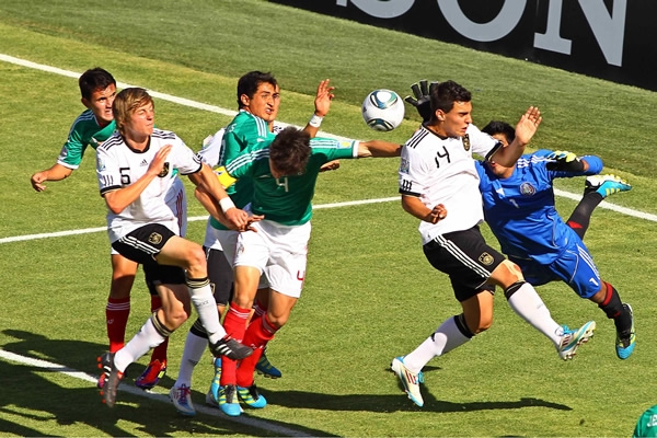 Richard Sánchez salió peligrosamente.