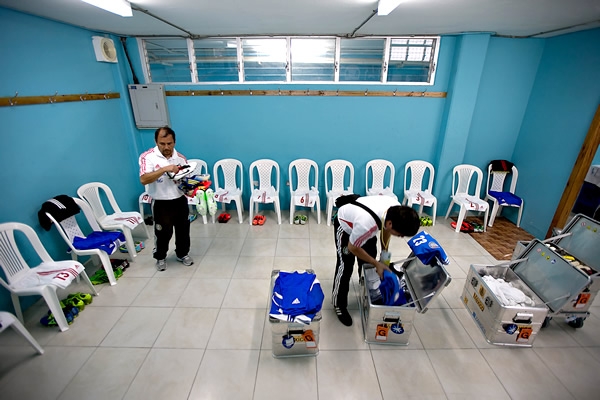 Los ritos del vestidor previo al cuarto juego clasificatorio de México.