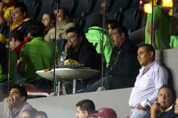 Romano miró el partido desde la tribuna.
