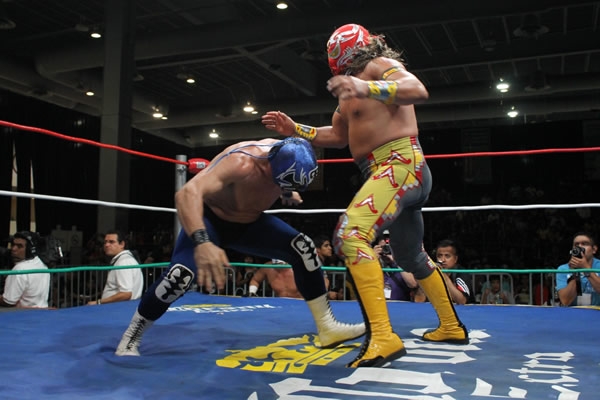 Rompen Atlantis y Guerrero en la Expo.