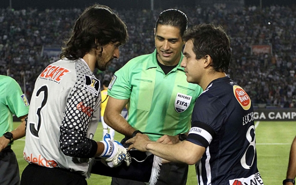 Saludo de capitanes.