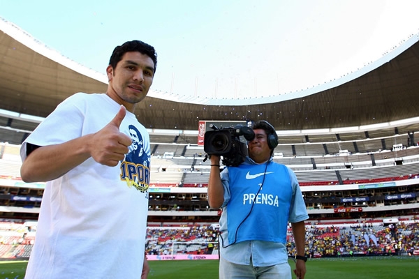 Salvador recibió un homenaje por parte de la directiva del América.