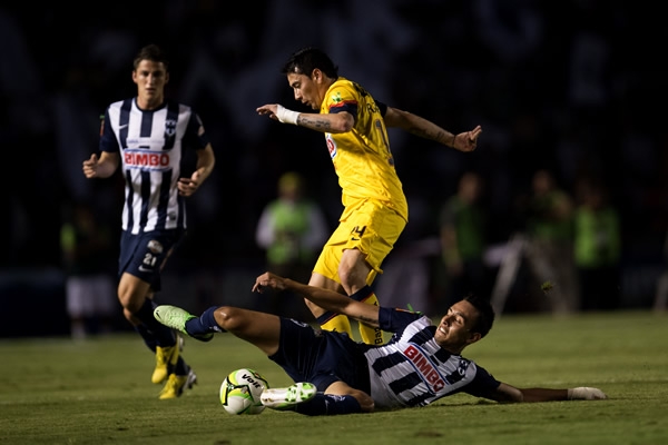 Sambueza no puede pasar, América domina.