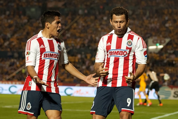 Sánchez y Sabah, los responsables del primer gol.